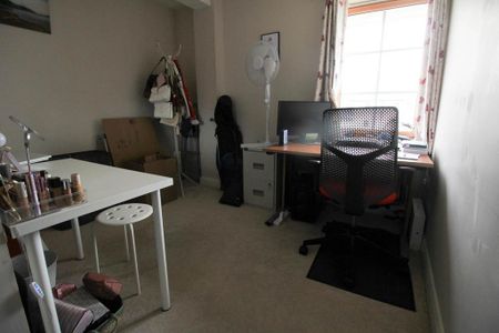 3 bedroom penthouse to rent - Photo 4