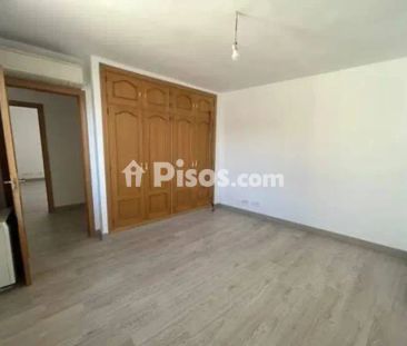 Casa adosada en alquiler en Corpa - Photo 2