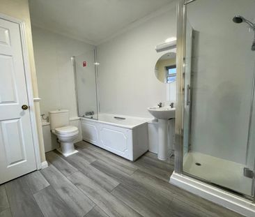 High Street, Aldershot, GU12 - Photo 3