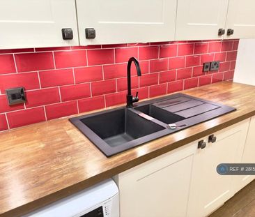 2 bedroom terraced house to rent - Photo 4