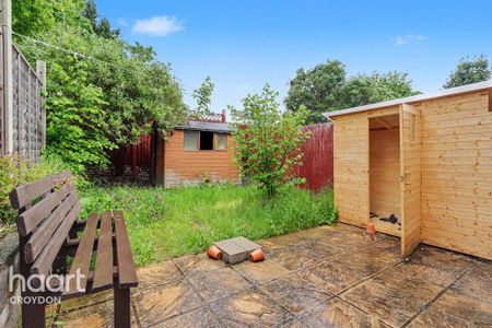 1 bedroom in a house share to rent - Photo 2