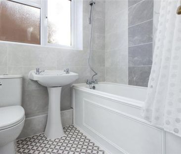 3 bedroom semi-detached house to rent - Photo 3