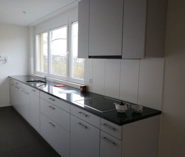 SUPERBE APPARTEMENT de 4.5 pièces / SEHR SCHÖNE 4.5-Zimmer-Wohnung - Foto 4