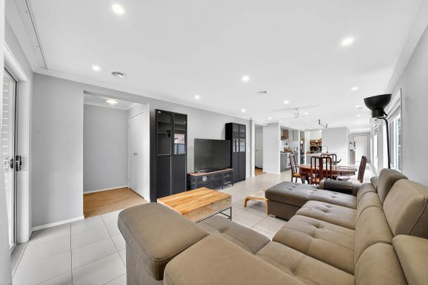 QUALITY, COMFORT & CONVENIENCE IN A PRESTIGIOUS SETTING - Photo 1