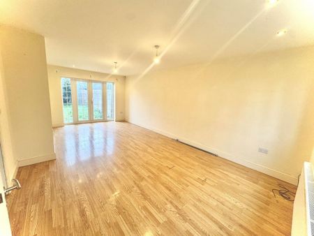 3 bedroom semi-detached house to rent - Photo 2