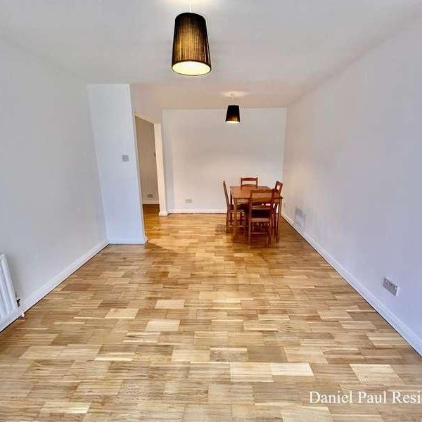 Chartres Court, UB6 - Photo 1