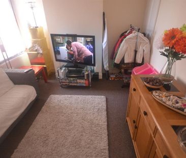 1 bedroom Flat To Let - Photo 1