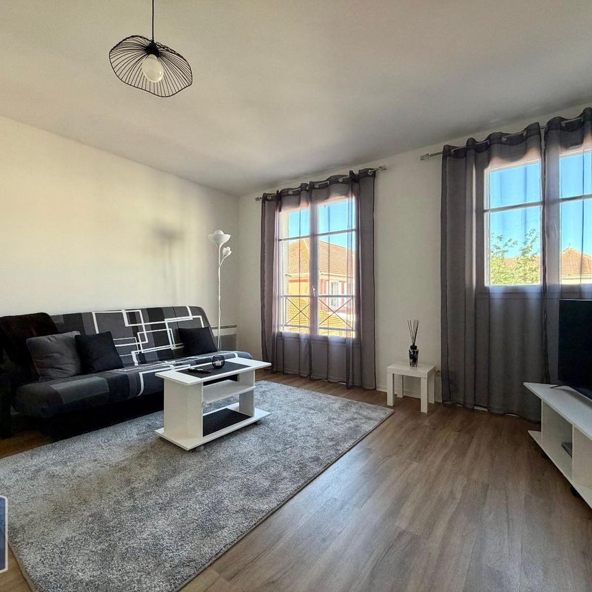 Location Appartement 2 pièces 44m² CARRIERES SOUS POISSY 78955 - Photo 1