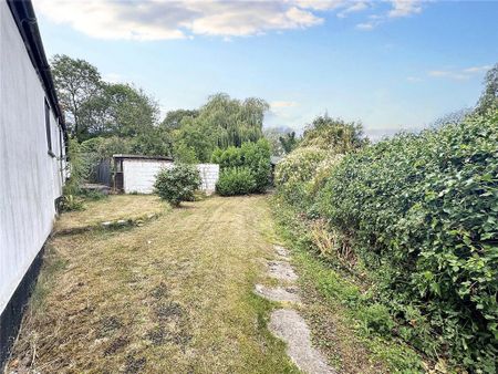 2 bedroom bungalow to rent - Photo 2