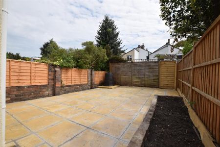 4 bedroom terraced house to rent - Photo 2