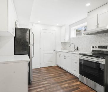 ⭐️ Bachelor 3 1/2 entièrement rénové tout compris meublé - Repentig... - Photo 2