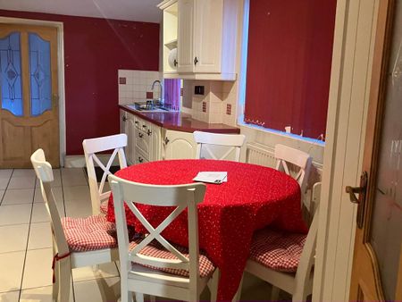 4 bedroom end of terrace house to rent - Photo 4