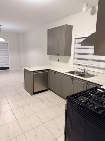 For Lease - 89 Palace Street, Thorold, Ontario - Photo 3