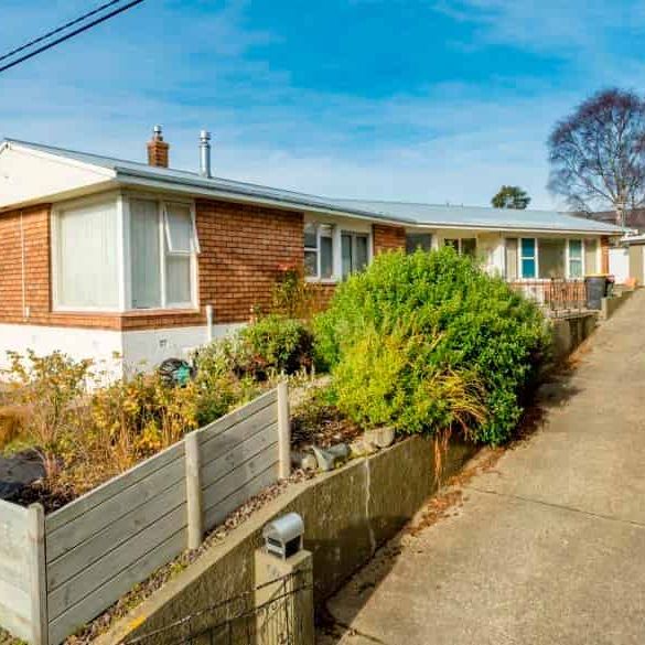 Delightful studio room on Duncan - Photo 1