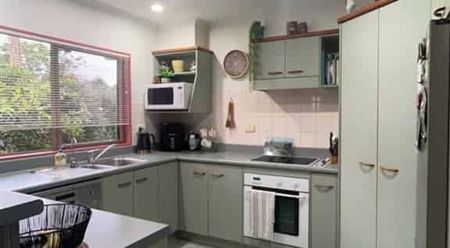 Family home close to town - Photo 4