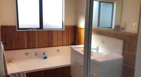 Lovely Family Home - Photo 4