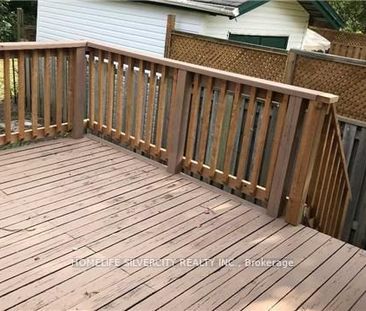 For Lease - 157 Elliott Avenue Unit# Main Level, Oshawa, Ontario - Photo 2