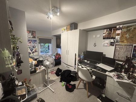 3 bedroom flat to rent - Photo 3