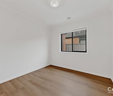12 Dash Drive, Cranbourne East - Photo 4