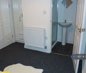 1 bedroom in a house share to rent - Photo 5