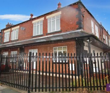 2 bed Apartment - To Let - Photo 6