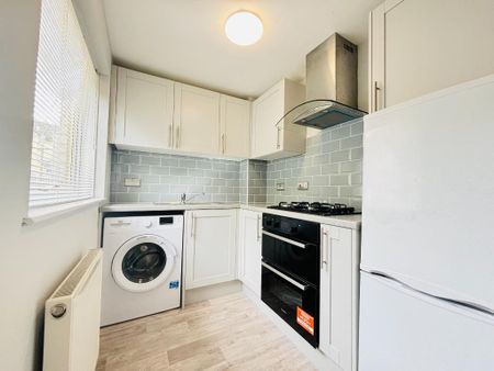 1 bedroom flat to rent - Photo 2