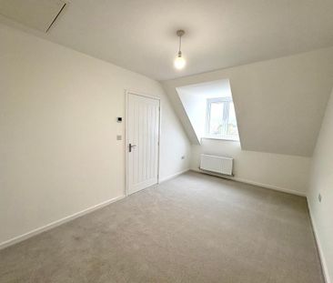 3 bedroom semi-detached house to rent - Photo 2