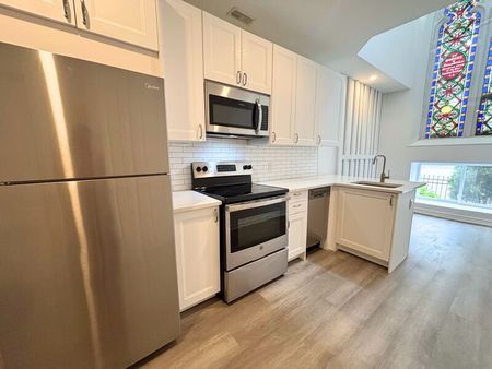 $1,549 / 1 br / 1.5 ba / 16 west ave S unit 109 - Photo 4