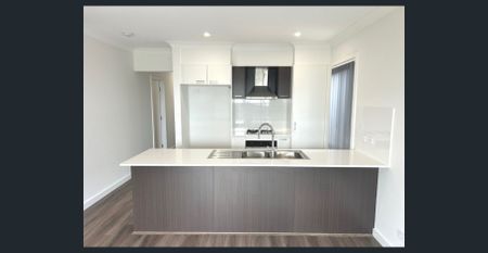 Beautiful Family Home - Photo 2