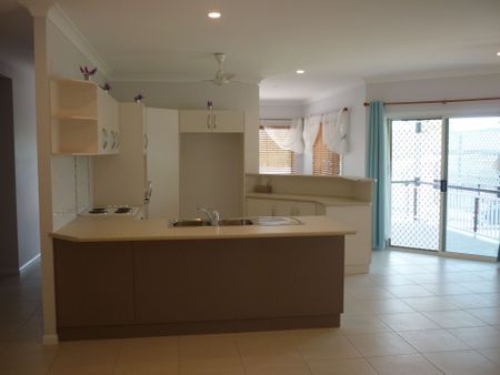 72 Hooper Street, Belgian Gardens, QLD 4810 - Photo 4