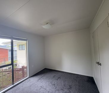 Modern 2 Bedroom - Photo 1