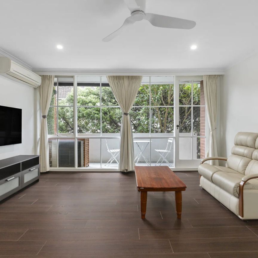 10/4a Gordon Grove, South Yarra. - Photo 1