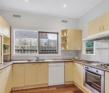6 Bourke Street, Mentone VIC 3194 - House For Rent | Domain - Photo 1