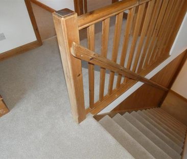2 bedroom barn conversion to rent - Photo 1