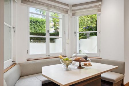 A superb home to rent short term on Addison Road, Kensington W14. - Photo 2