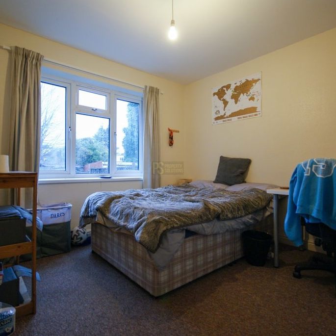 214 Dawlish Road - Photo 1
