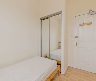 4 Bed Flat, Edinburgh, EH8 - Photo 5