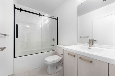 For Lease - 20 Soudan Ave Avenue Unit# 1902, Toronto, Ontario - Photo 4
