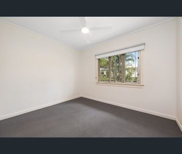 101 Wemvern Street, Upper Mount Gravatt, Qld 4122 - Photo 5