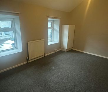 Terraced House to rent on - Photo 3