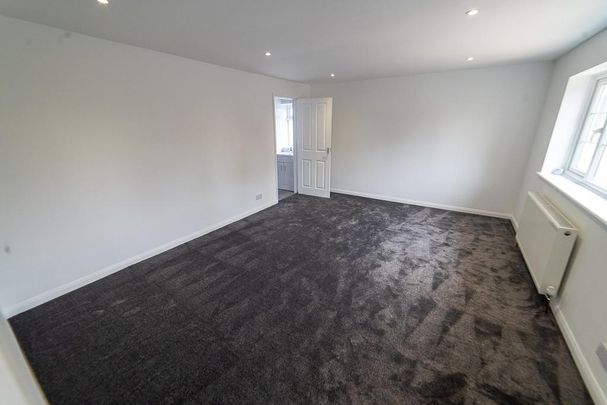 4 bedroom detached house to rent - Photo 1