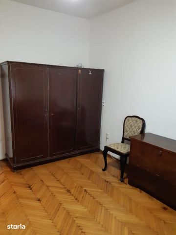 Piata Kogalniceanu- Fac. de Stomatologie- metrou 7 min-bloc mixt - Fotografie 2