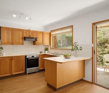 Coastal Comfort in a Prime Mona Vale Location - Photo 6