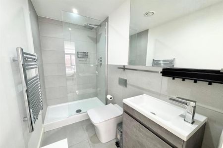 2 bedroom apartment to rent - Photo 2