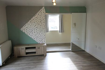 Kings View, West End Road, High Wycombe - Photo 3