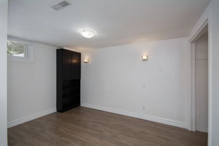 For Lease - 2366 Cheshire Road, Parkway Park - Queensway Terrace S and Area, Ontario - Photo 5