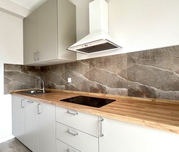 DUŻA KAWALERKA Z BALKONEM I KLIMATYZACJĄ! - Zdjęcie 1