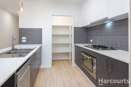 Experience Luxurious Living in Branyan - Photo 4