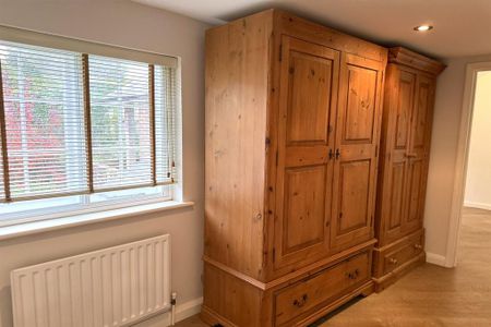 3 bedroom detached house to rent - Photo 4