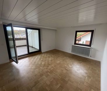Hochwertig renovierte 2,5-Zimmer-Wohnung mit großer Loggia, Einbauk... - Photo 4
